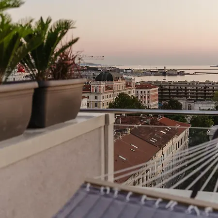 Casanova Bluelife Apartment Trieste Exterior photo